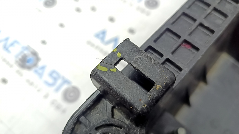 Left battery tray for Jeep Grand Cherokee WL 21-25 3.6, 5.7, cracks