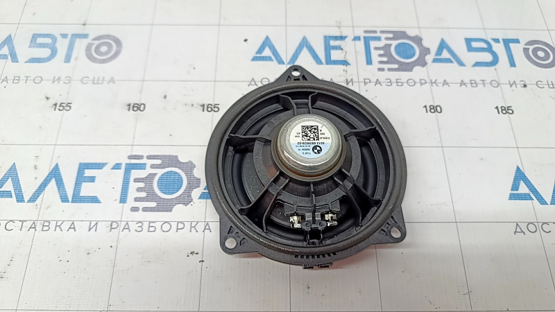 The rear left door speaker of the BMW X5 G05 19-24 HiFi is dented.