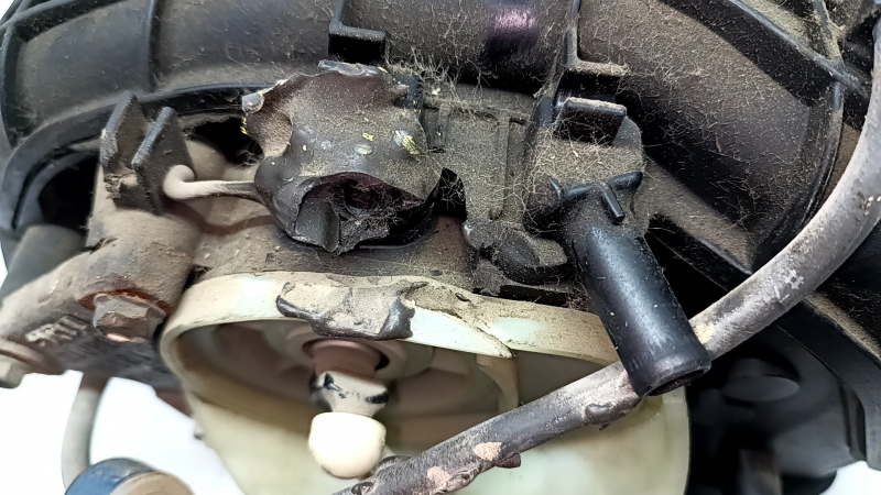 Toyota Venza 2.7 intake manifold 09-15 made, broken fitting