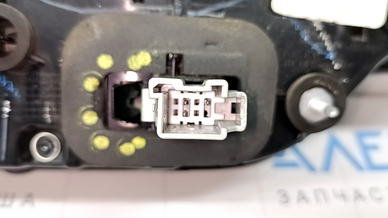 Right inner tailgate light for Jeep Grand Cherokee WL 21-25 LED, long, scratches, broken mount, debris inside