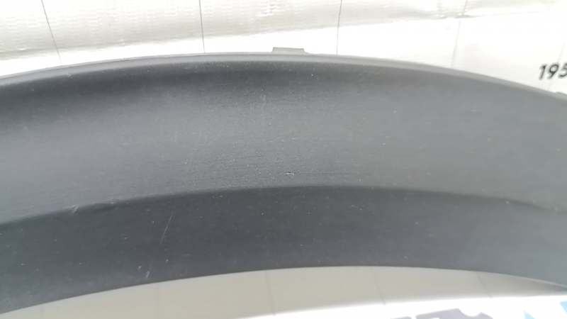 Kia Niro 17-19 HEV front right fender arch trim, PHEV bumper, worn