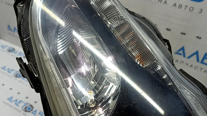 Right front headlight for a Subaru Outback 2015-2017, halogen, dark, polishable