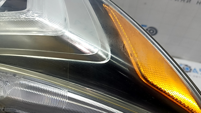 Right front headlight for a Subaru Outback 2015-2017, halogen, dark, polishable