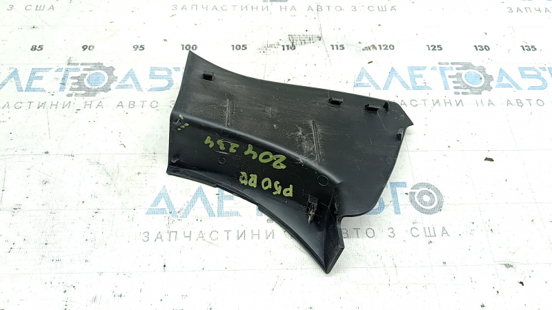 The rear right outer wing light cover for a Toyota Prius 50 16-18 has a broken mount.
