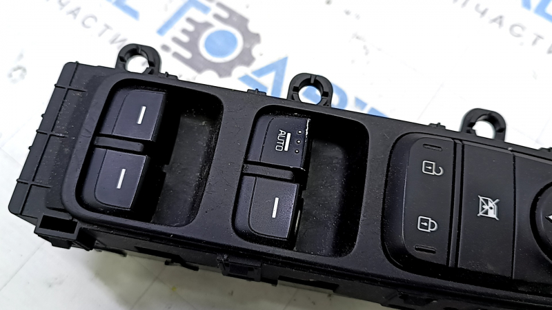 Front left window lift control Kia Niro 17-22 HEV, PHEV 1 auto, black, without auto-folding, worn