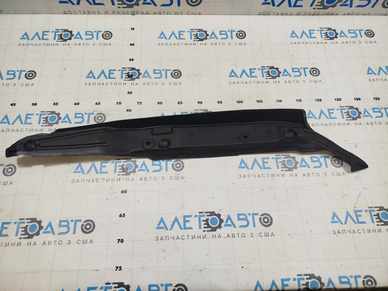 Wing seal door-wing left Audi Q3 8U 15-18 OEM