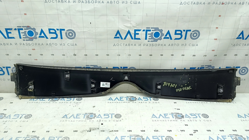 The rear center roof lining for a Toyota Prius 50 16-22 has a broken mount.