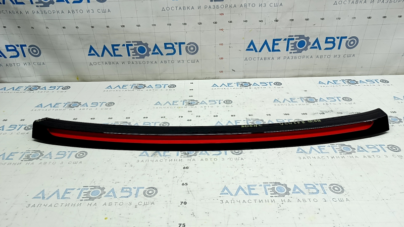 Toyota Venza 21-24 brake light chipped at corner