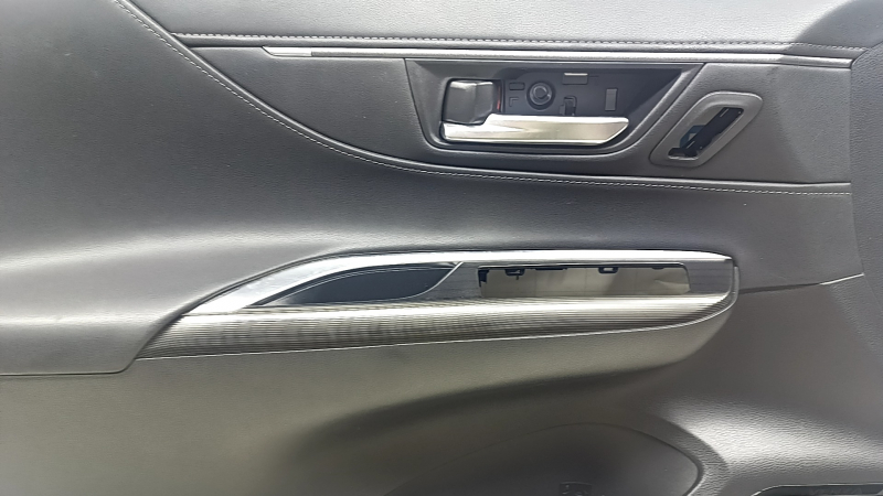 Door trim panel, front left, Toyota Venza 21-22 XLE, Limited, black, leather, memory, with handle, dark gray trim, scratches