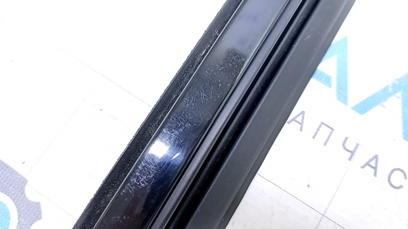 Upper door molding with glass seal, rear left, Volvo XC60 20-25, gloss black, scratches