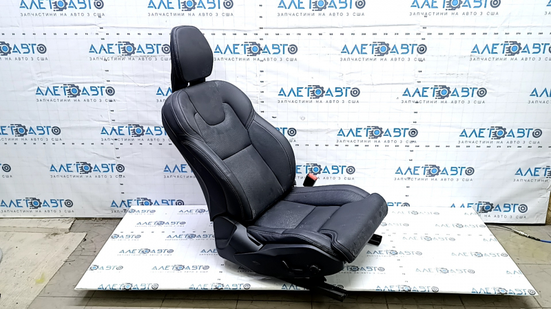 Volvo XC60 22-25 passenger seat with airbag, electric, heated, ventilated, black Nappa leather with perforation and knee support, with control unit, for cleaning