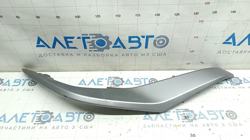 Right center grille trim for Toyota Highlander 2021-2025 XSE, scratches