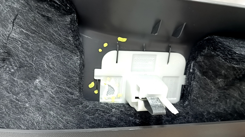 Upper trim of the trunk door Mercedes W167 GLE 350 450 20-24 dark gray, broken fasteners