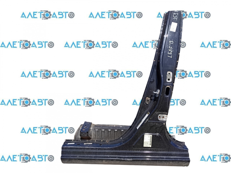 The central left body pillar of Nissan Leaf 13-17 is sawed off
