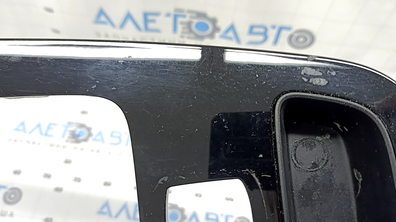 Mercedes W167 GLE 350 450 20-24 center console trim, glossy black, scratches, needs cleaning
