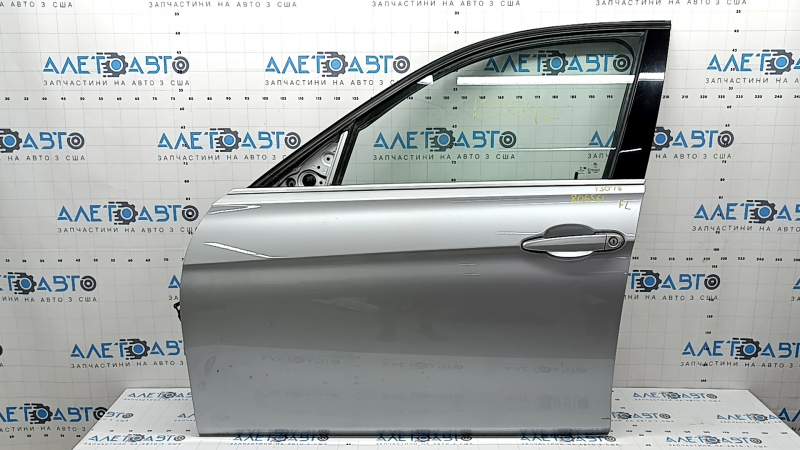 Front left door assembly BMW 3 F30 12-18 keyless, silver A83, scratches on the trim