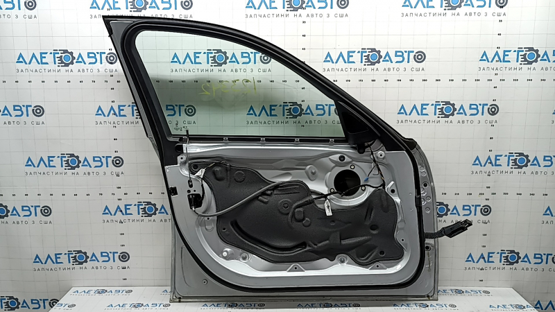 Front left door assembly BMW 3 F30 12-18 keyless, silver A83, scratches on the trim
