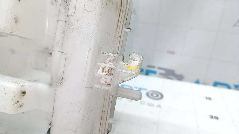 BMW 3 F30 12-18 washer reservoir without neck and lid, without headlight washer, broken fasteners