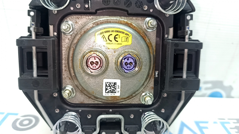 Kia Sportage 17-22 driver's steering wheel airbag, black, needs cleaning, scratches