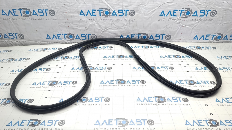 Front right door seal for Nissan Ariya 23-25