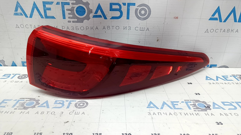 Kia Sportage 17-19 right outer fender light, halogen, scratches