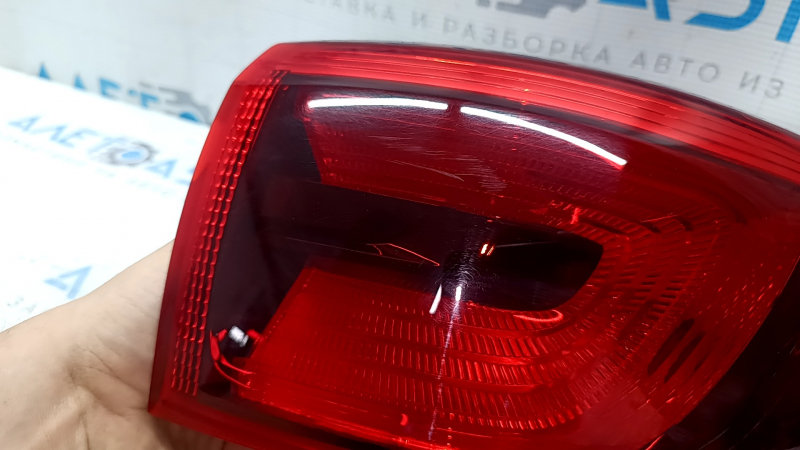 Kia Sportage 17-19 right outer fender light, halogen, scratches