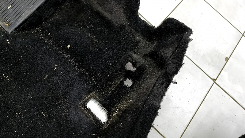Kia Sportage 17-22 black floor covering, ready to clean