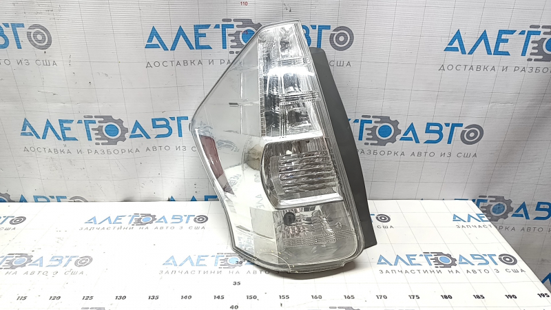 Left headlight for Toyota Prius V 12-14 pre-restoration, scratches, cracks in the glass, fake, broken