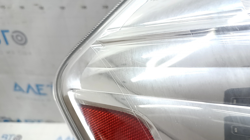 Left headlight for Toyota Prius V 12-14 pre-restoration, scratches, cracks in the glass, fake, broken