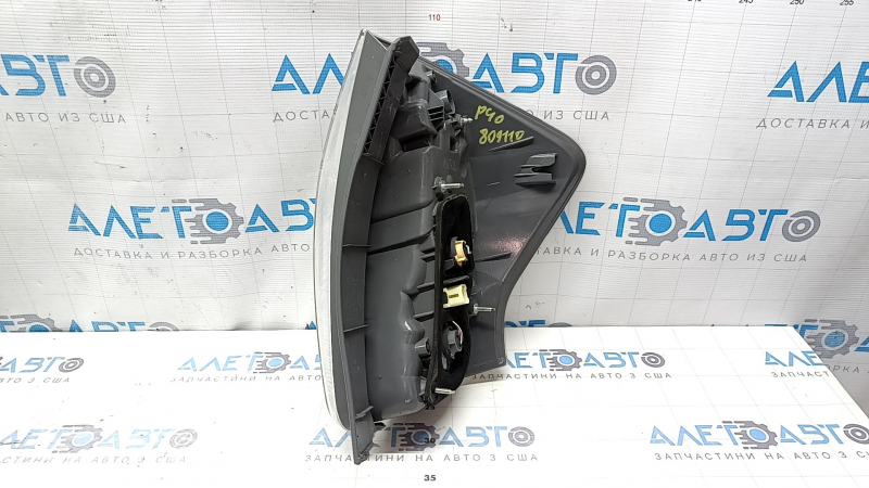 Left headlight for Toyota Prius V 12-14 pre-restoration, scratches, cracks in the glass, fake, broken