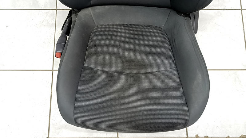 Driver's seat for Toyota Rav4 19-25 without airbag, mechanical, cloth, black, dry-cleanable
