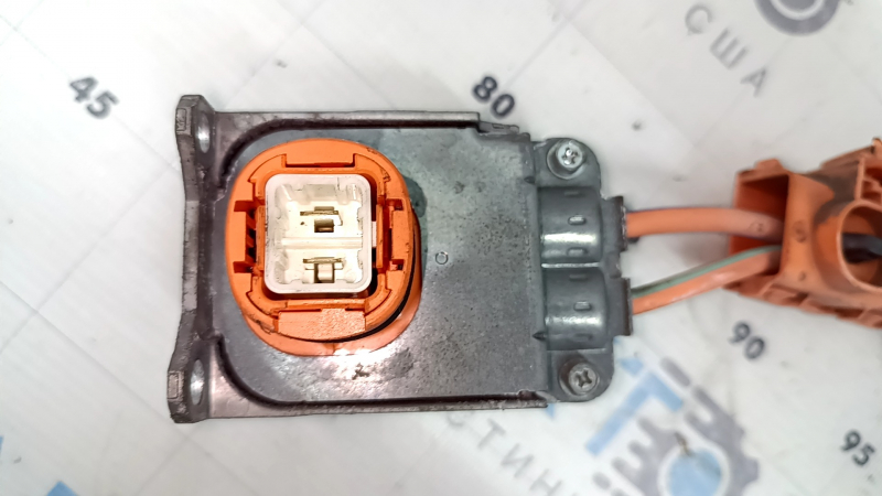 High-voltage cable for the Toyota Rav4 19-25 hybrid compressor
