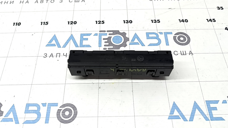 Toyota Rav4 19-25 seat belt indicator without heated seats, scratches