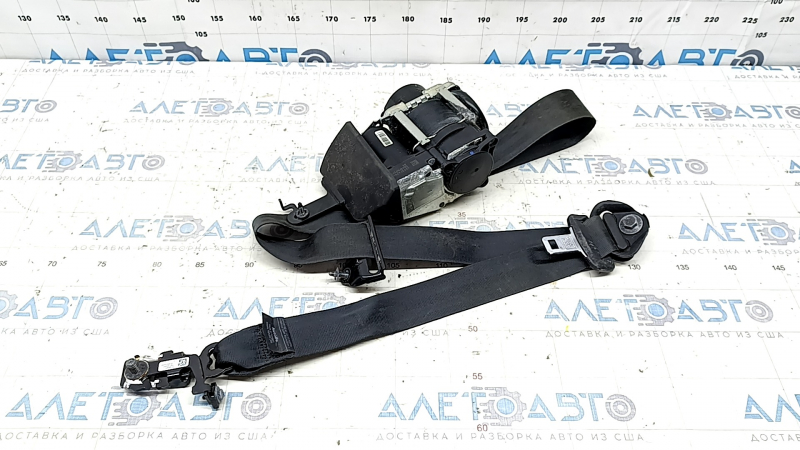 Volvo XC90 16-23 black driver's seat belt, dry clean, stuck, water contact