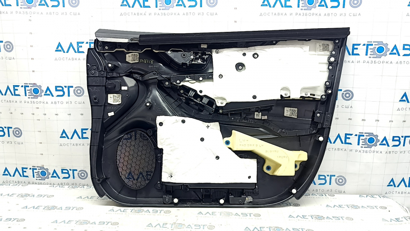 Subaru Forester 19-24 SK front left door panel, black with gray insert, cloth + leather, gray leather armrest, with handle and seal, scratches, dented, needs cleaning