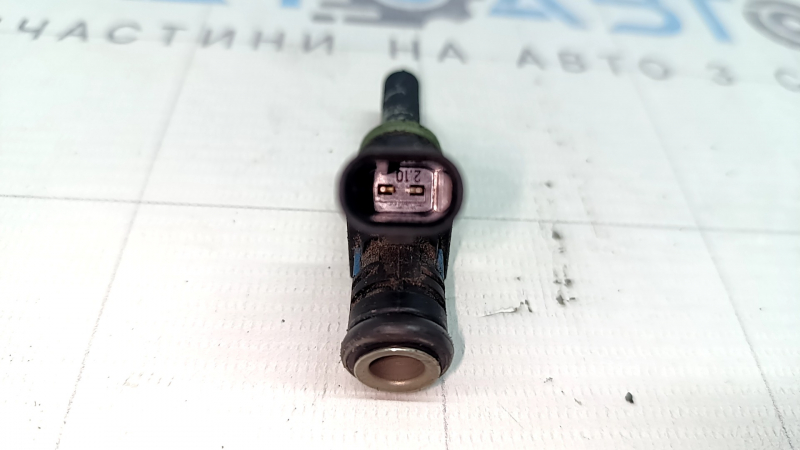 Low-pressure fuel injector for Audi A6 C7 16-18 3.0T