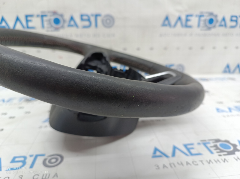 Ford Ecosport 18-20 black leather steering wheel, no buttons, scratches, needs cleaning, swollen lining