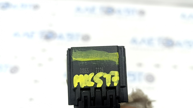 Small chip for the SRS airbag module and airbag computer of the Ford Fusion mk5 13-20
