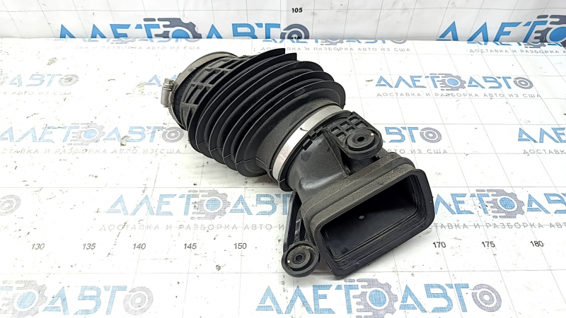 Air duct from the air intake of the Jeep Compass 23-25 2.0T