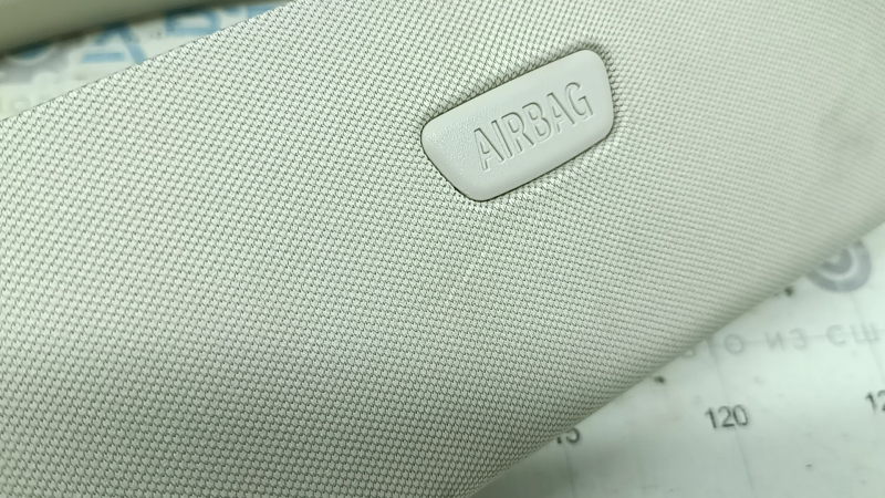 BMW X7 G07 19-25 Elfenbein-Weiss right upper front pillar trim, with plug, dent, needs cleaning