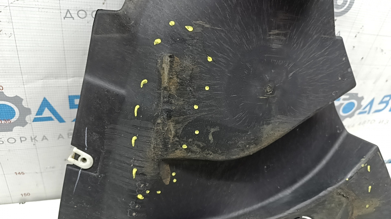 Front left fender liner, lower part, BMW X7 G07 19-24, tears, dented
