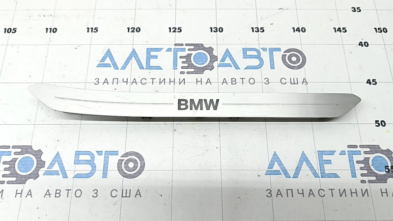 Rear right door sill insert for BMW X7 G07 19-25, chrome with backlight, scratches
