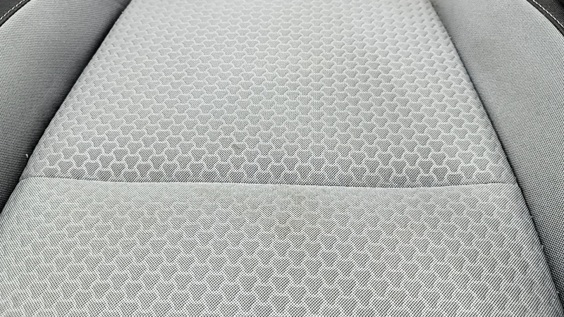 Ford Escape MK3 2017-2019 passenger seat without airbag, manual, cloth, black and gray, dents, dry cleanable