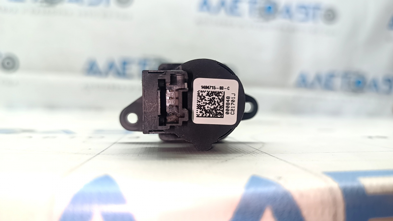 Tesla Model Y 20-25 Cabin Temperature Sensor