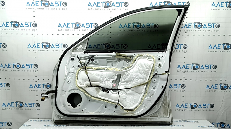 Honda Accord 18-22 keyless front right door assembly, white NH-883P, scratches on the trim