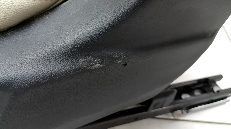 Driver's seat for Honda Accord 18-22 without airbag, worn, electric, with memory, leather, light gray, heated and ventilated, worn, needs cleaning, scratches on the lining
