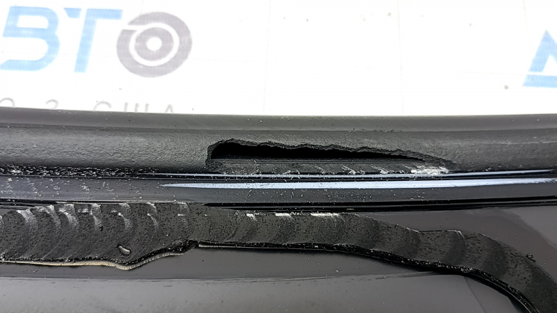 Mazda CX-30 20-24 rear right window with chrome molding, seal cut