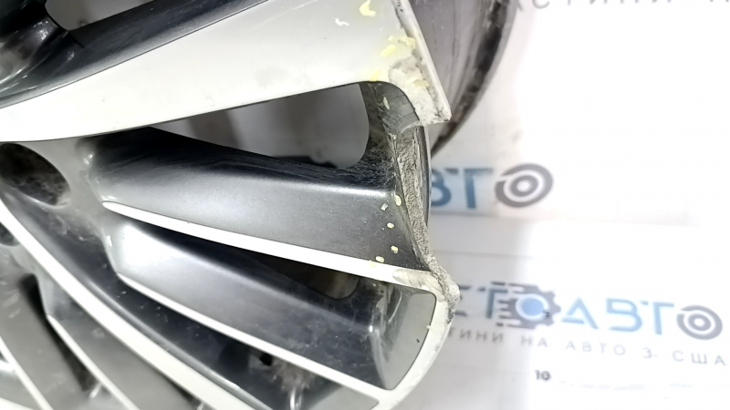R18x8J Lincoln MKZ 17-20 wheel rim, curb, corrosion, missing fragment, in need of repair