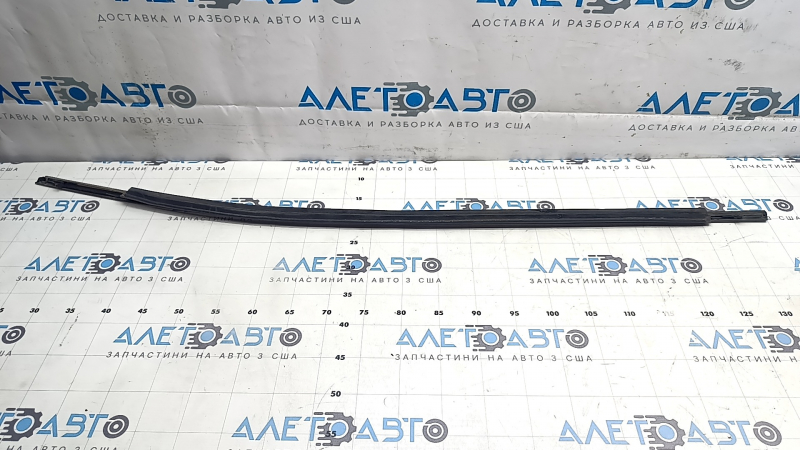 Door-glass molding, central front right, Toyota Camry v70 18-24, chrome, scratches