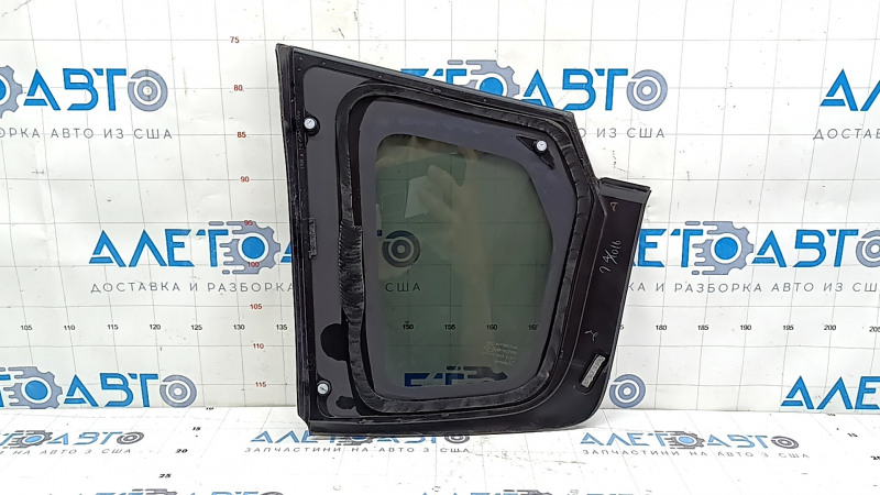 Mitsubishi Outlander 22-25mm rear right window with tinted glass and chrome molding